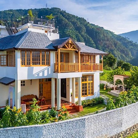 Stayvista At The Oakridge 4 Bhk Villa In Dharamshala With Jacuzzi & Balcony Chamba (Himachal Pradesh) Exterior photo