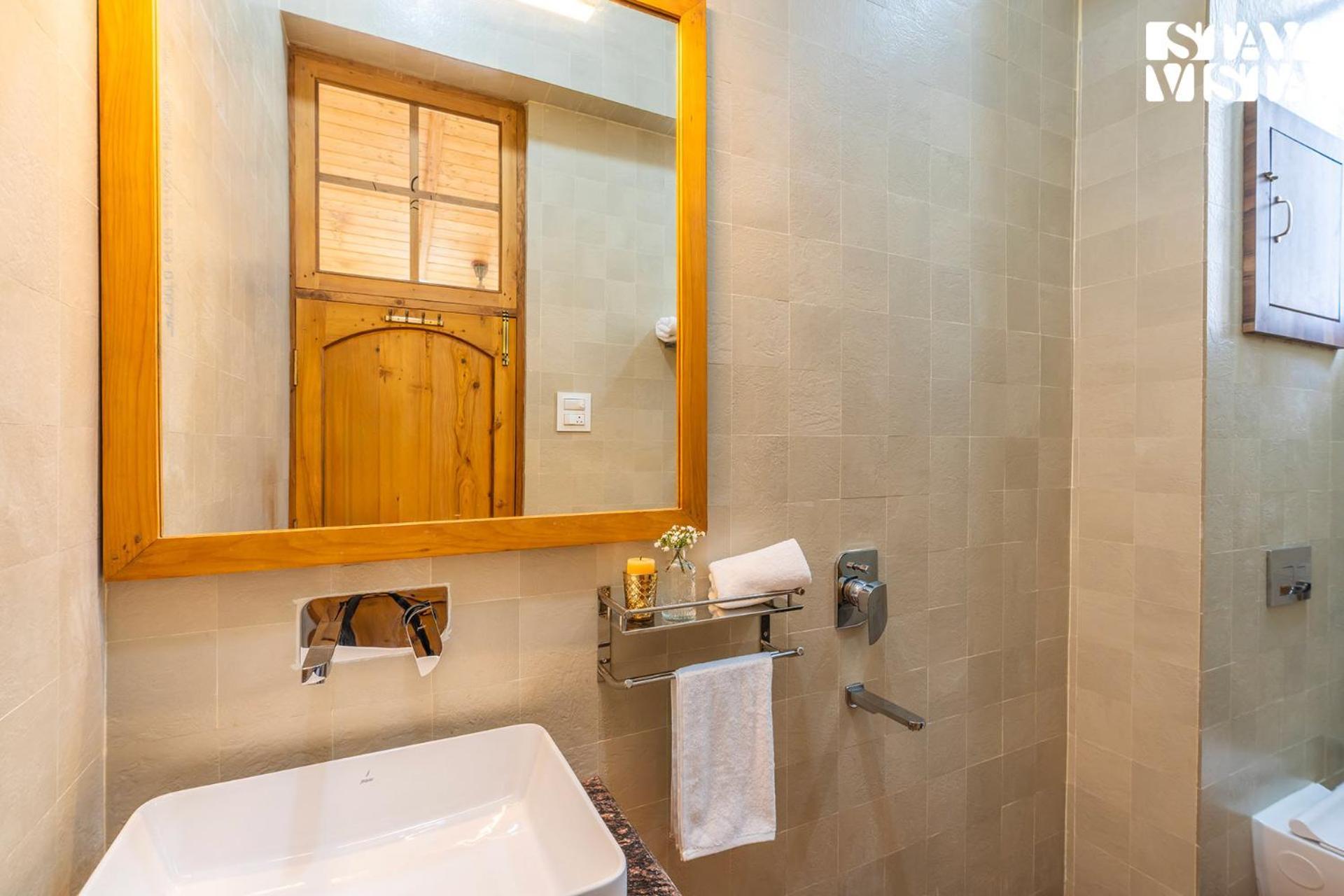 Stayvista At The Oakridge 4 Bhk Villa In Dharamshala With Jacuzzi & Balcony Chamba (Himachal Pradesh) Exterior photo